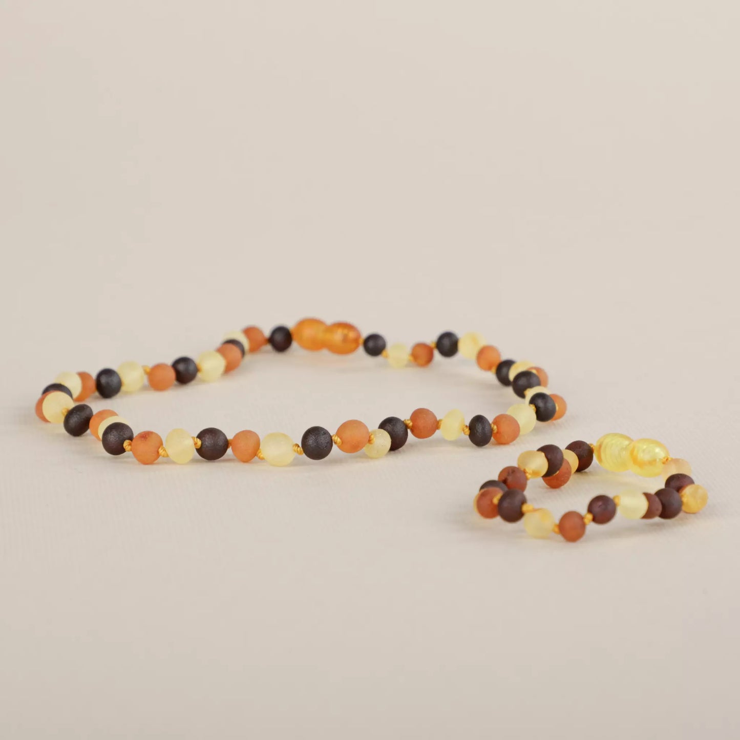baltic-amber-teething-baby-lunar-mat-naturelmini